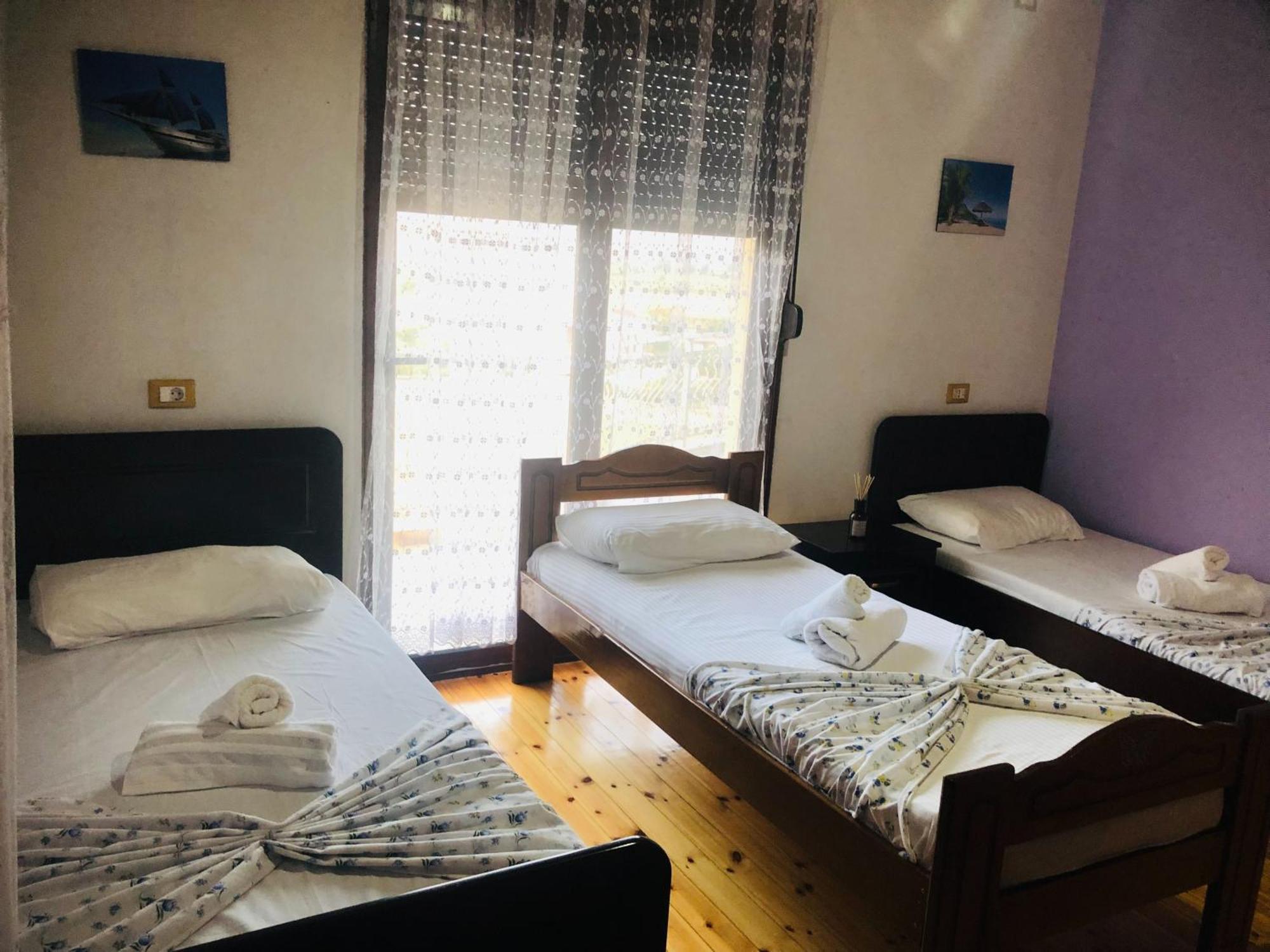 Villa Orhan Lazarat Gjirokastër Esterno foto